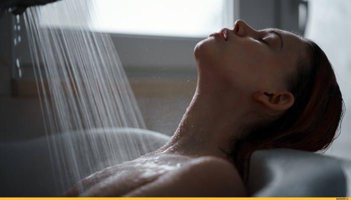 Elena Shilova is bare