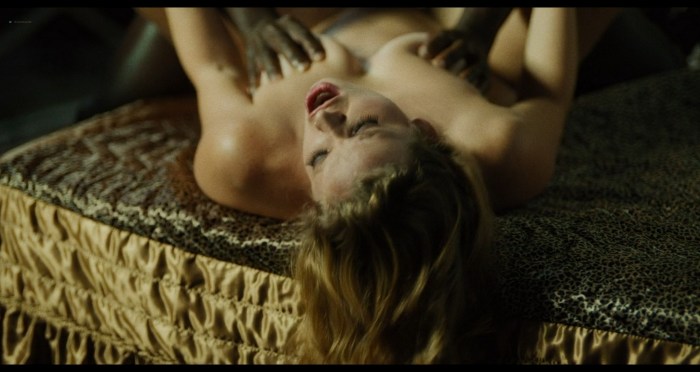 Sophie Thatcher actress nude
