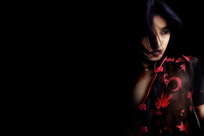 Passionate kisses in bed