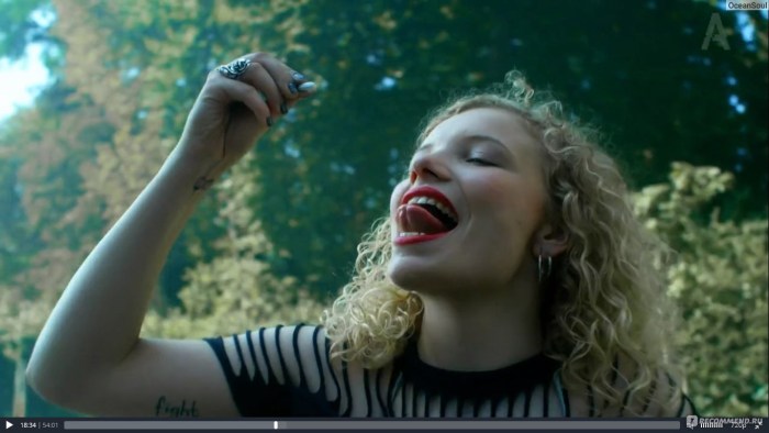 Hot Dog by Alma Buddecke, Marleen Valin - Trailer (with Anna Lena Klenke)