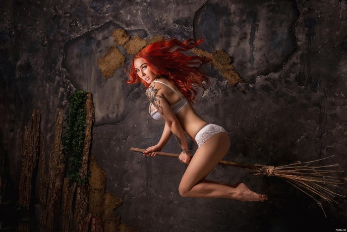 Snow White and seven dwarves naked