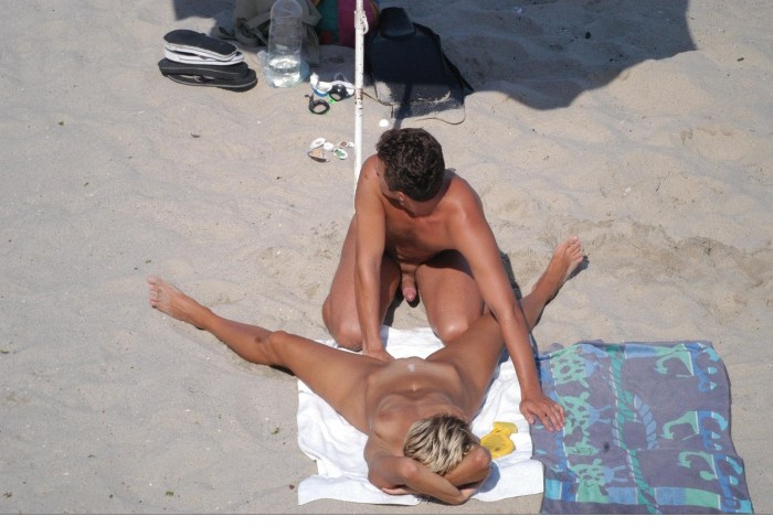 Erotic moments on the beach