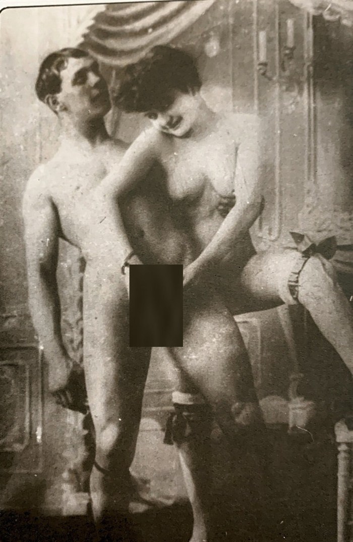 Naked women on the retro stage