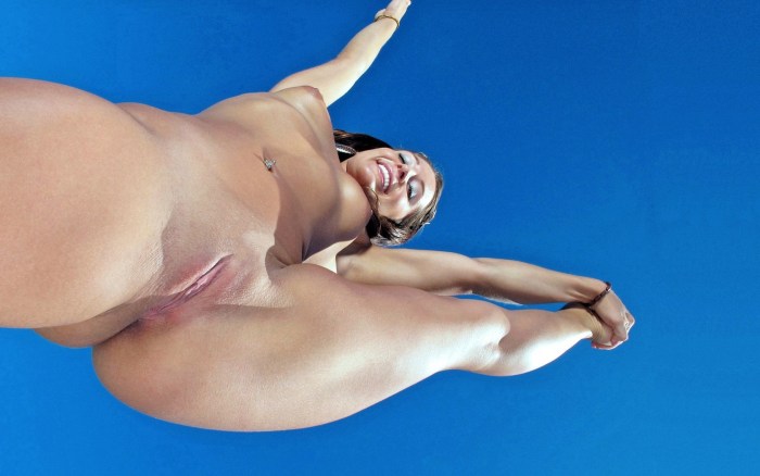 Naked women from the back from below