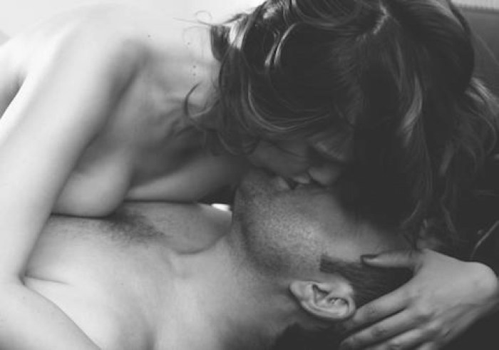 Beautiful cunnilingus by candlelight