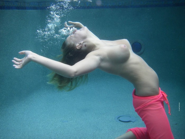 Naked women with acwalang