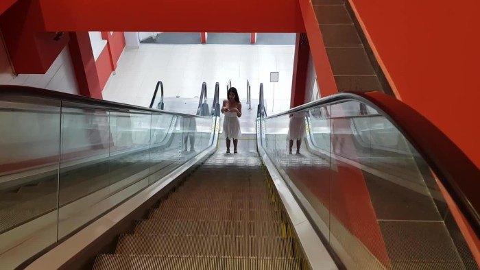 Marley Brinx on the escalator XXX