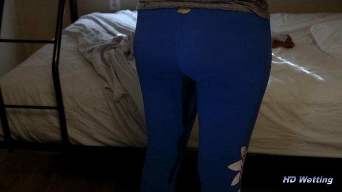 Pissing through tights