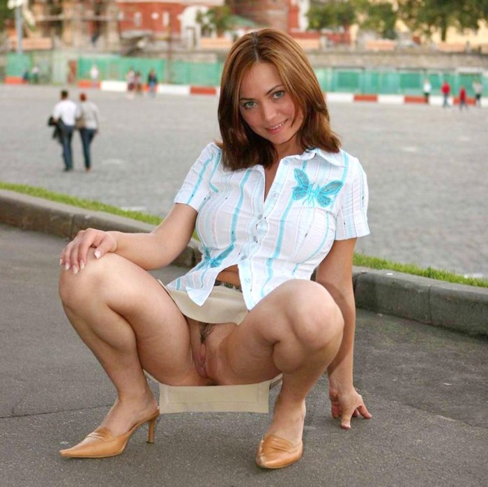 Naked chicks without panties