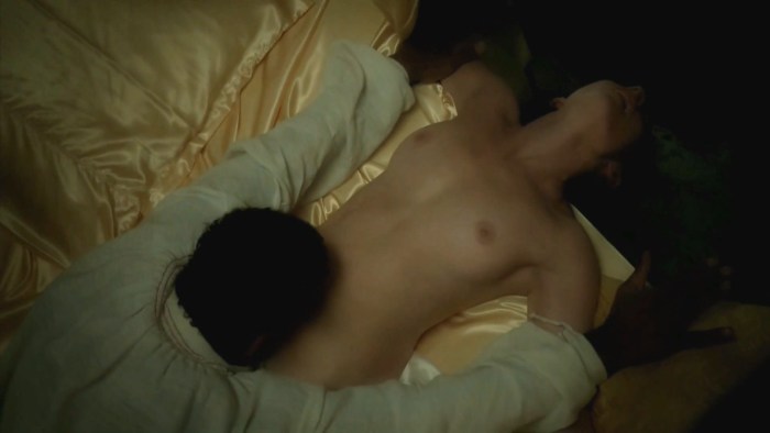 Demons da Vinci scene in the bath