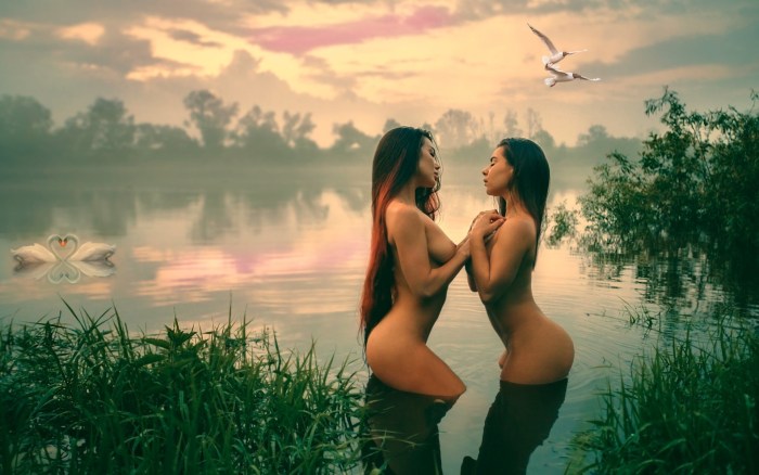 Topless Girls Lizbiyanka