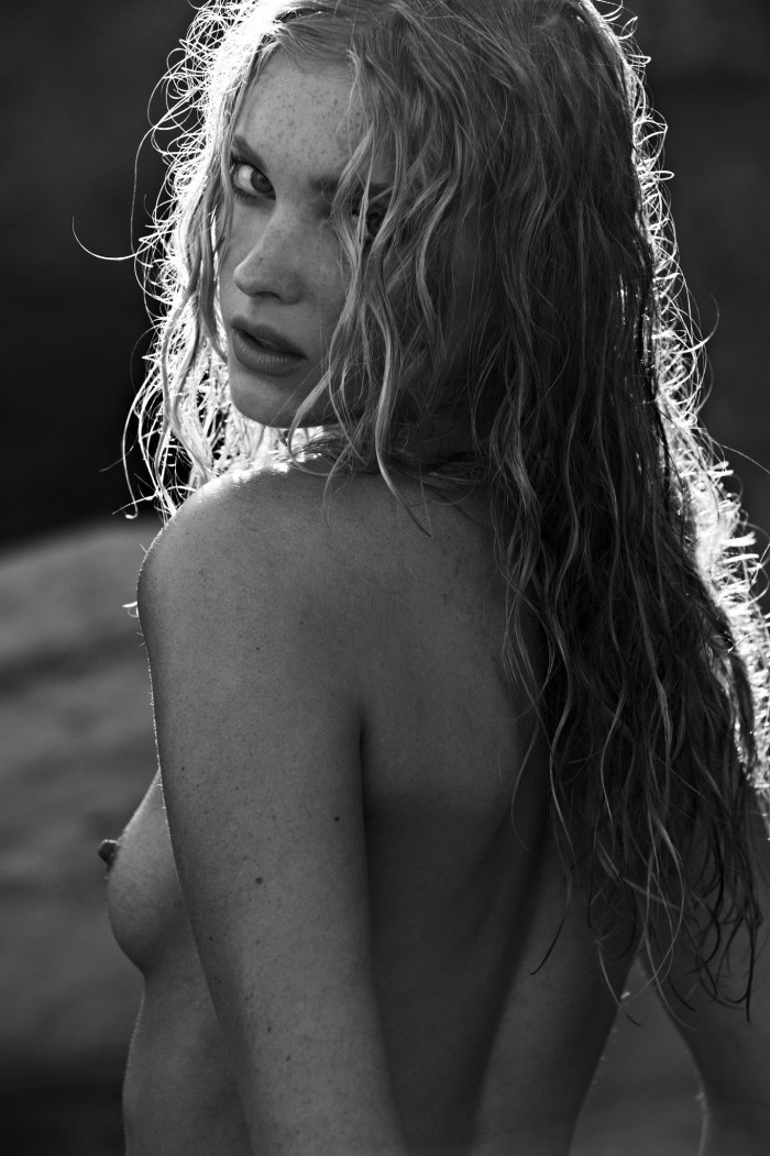 Model Elsa Hosk Naked