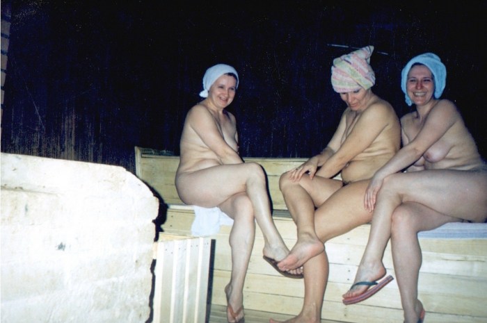 Older people in the bathhouse