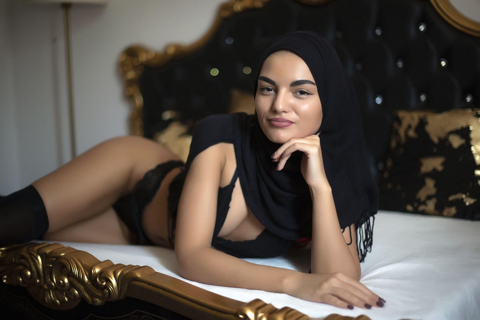Arab Women with Ample Bodices 18 (67 photos) image photo