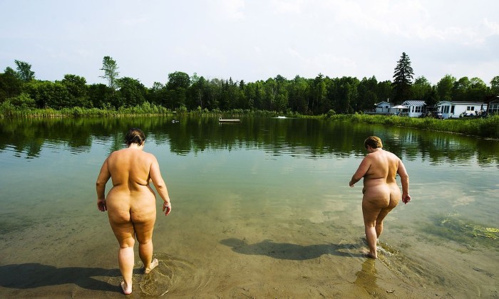 Bbw naked on the lake