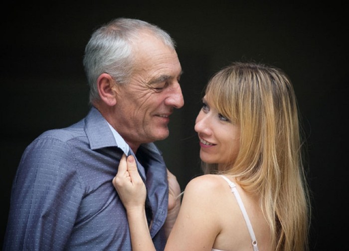 Lucas Kranan in love old woman