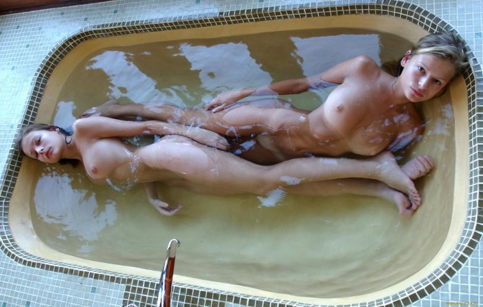 Lyuba and Nadia Shumiko in the bath