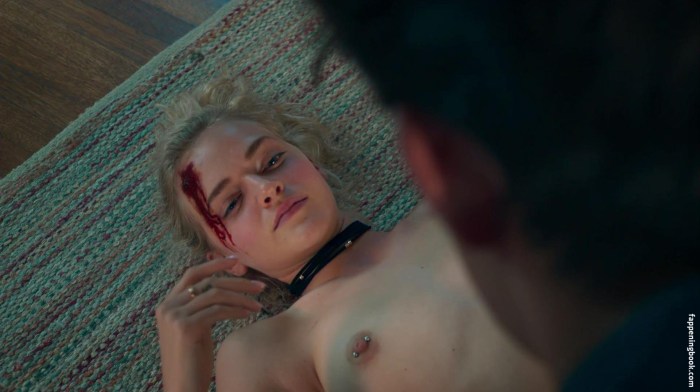 Madeline Marlowe, completely naked