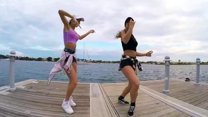 Streamers PlayShelly drain