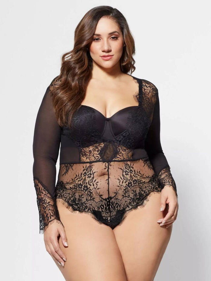 India Reynolds in underwear