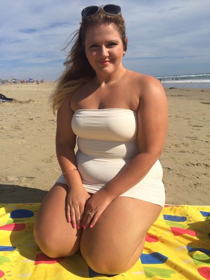 Chubby Girl in the apartment