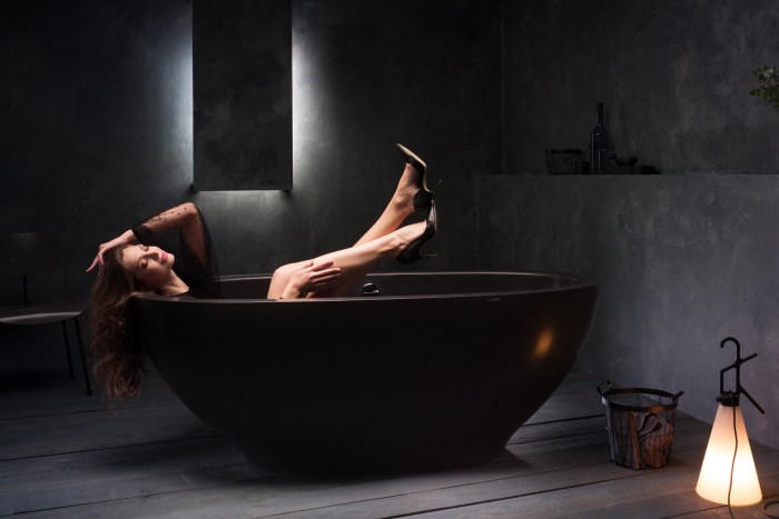 Vika Odintsova in the bath