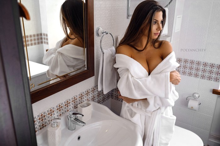 Man and woman in the bath