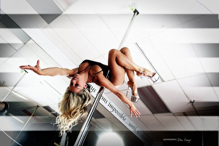 Svetlana Loboda on a horse