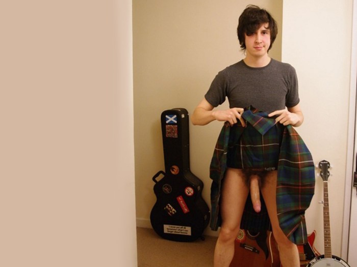 A guy in Kilt without panties