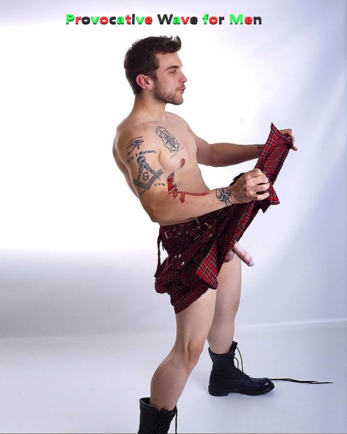 Real Men Wear Kilts: Bareback Jonas Jackson, Leander