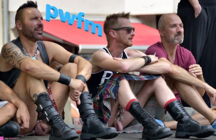 A guy in Kilt without panties