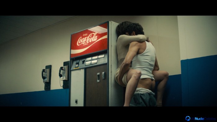 Kaya Skogladario bed scenes