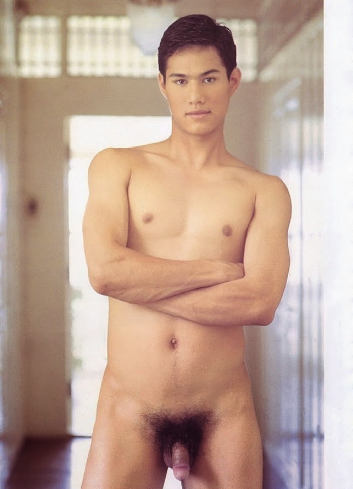 Naked BodyBuilder Public Alone Men Transparent swimming trunks