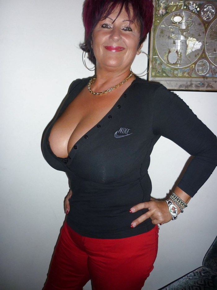 Just Catch a Horney Granny (558) - 51 Pics XHAMSTER