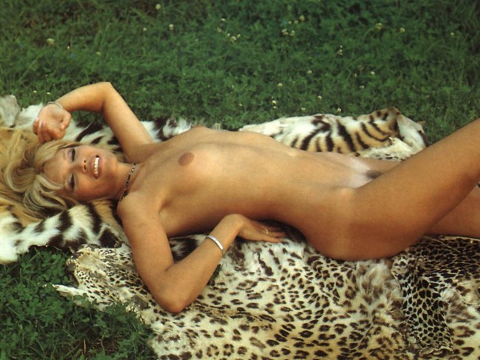 Amanda Lear in his youth naked