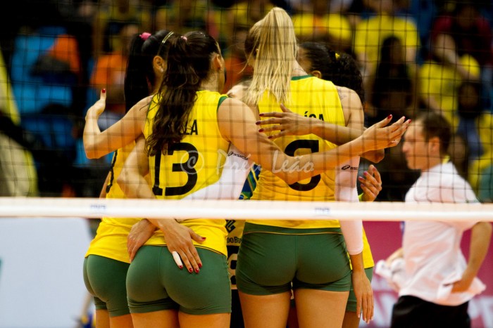 Volleyball Toples