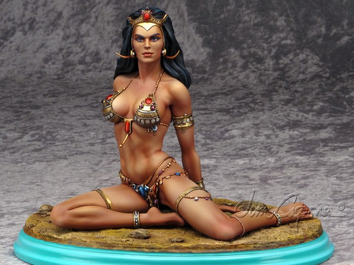 Figures of women soldiers