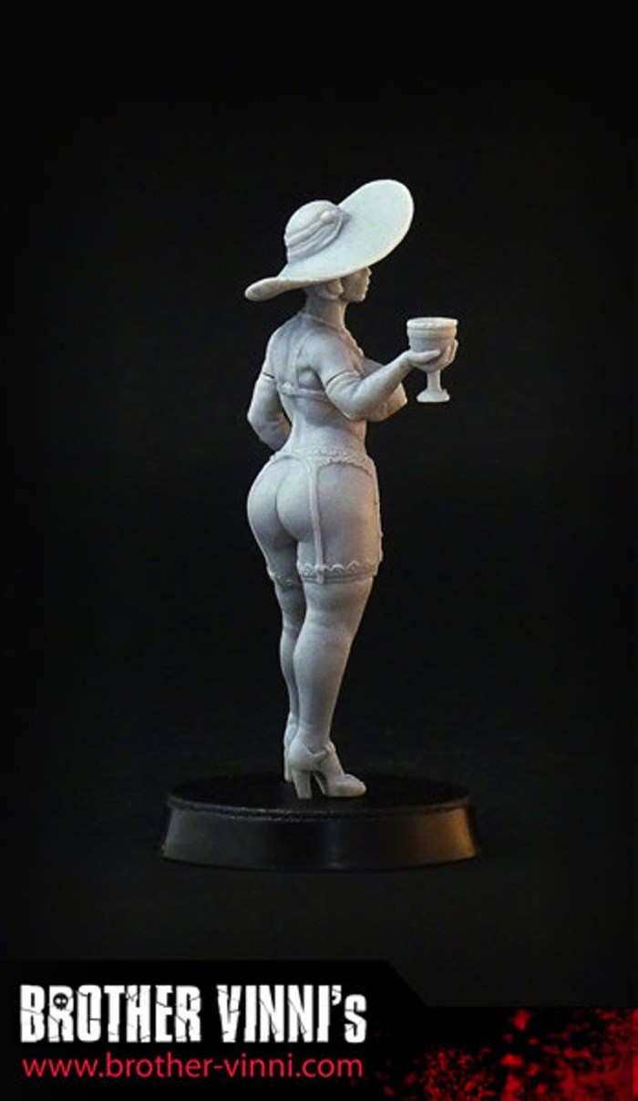 Resident Evil figurine Lady Dimitrescu