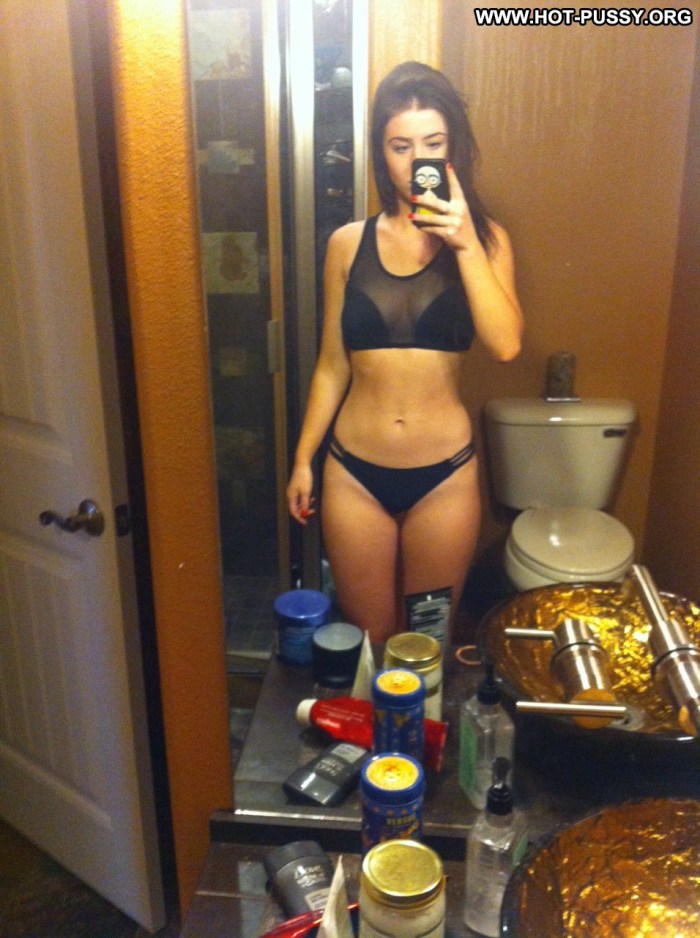 Pair in front of the mirror photo shoot