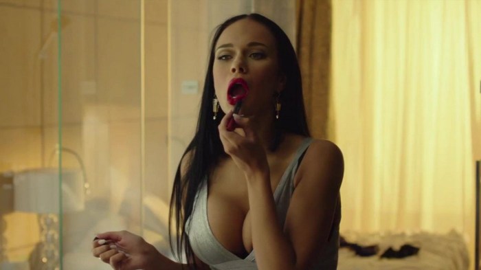 Yana Koshkina Chop chest