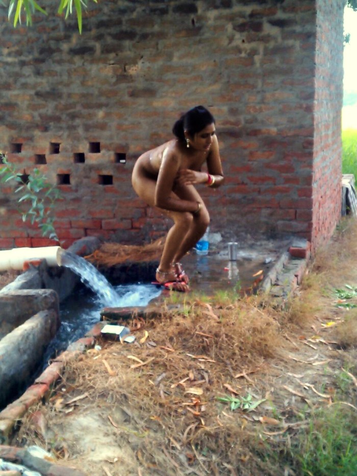Chinese women in the bath hidden camera