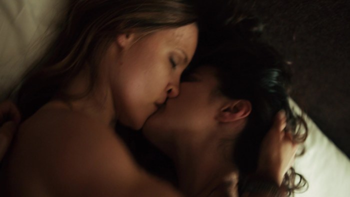 Emmanuel 2 lesbian scene