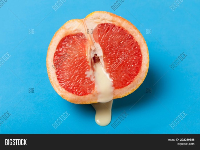 Fruit in the section similar to the vagina