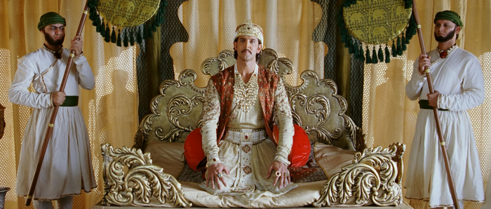 Photo shoots gorgeous dress in Dubai mosque