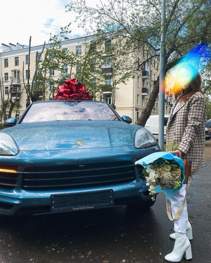 Aiza Anokhina 555 Mercedes