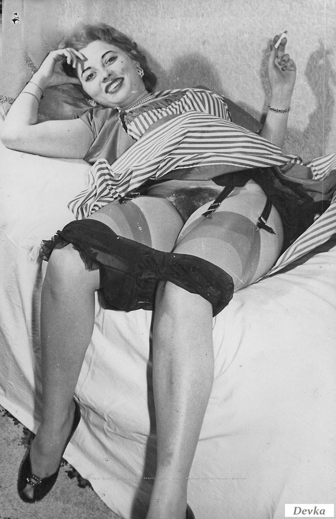 Vintage Stockings Panties - Retro Legs in Stockings Without Panties (51 photos) - sex eporner pics