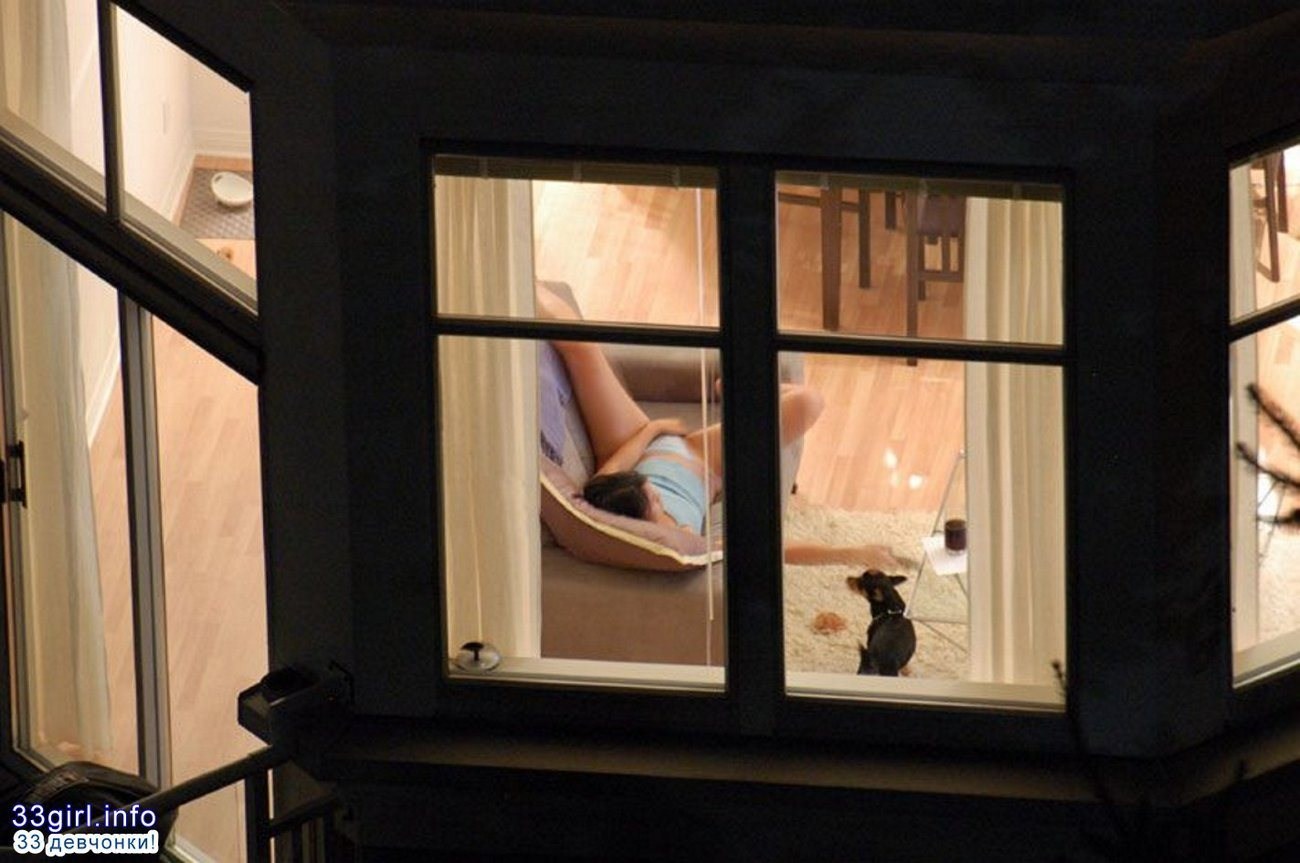 PEEPING AT SEX in the Window (74 photos)