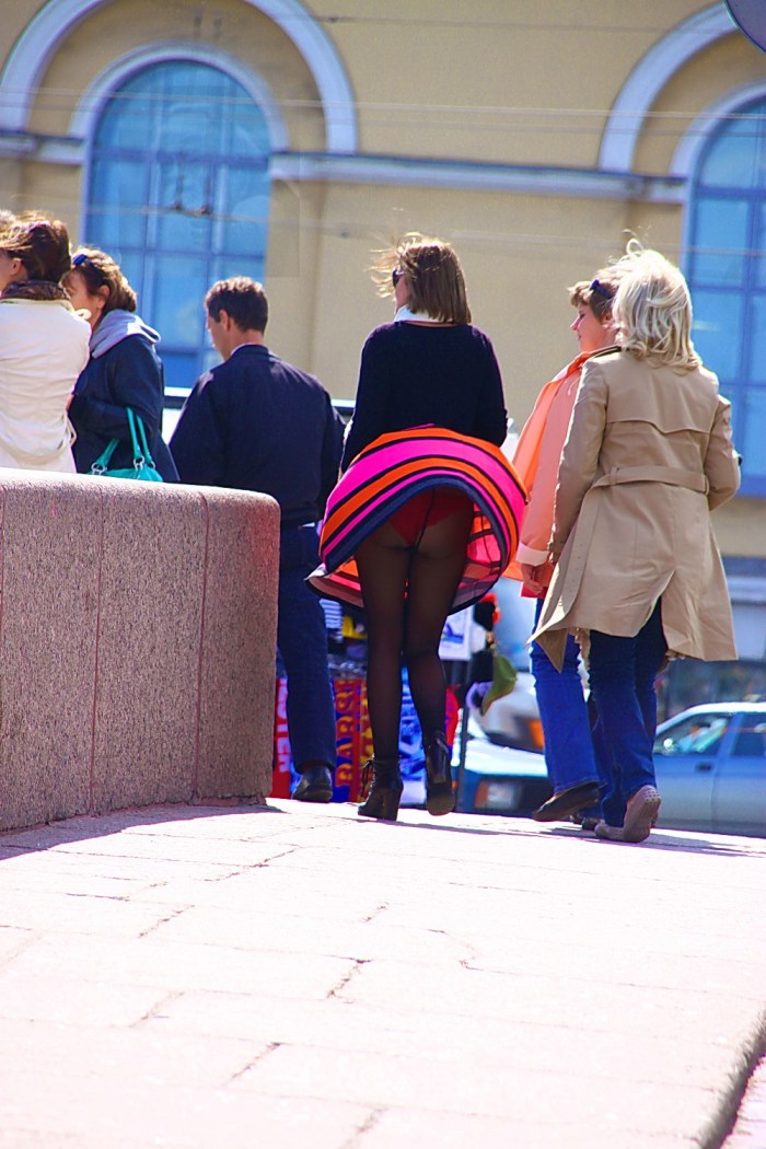 A skirt in public lifted up