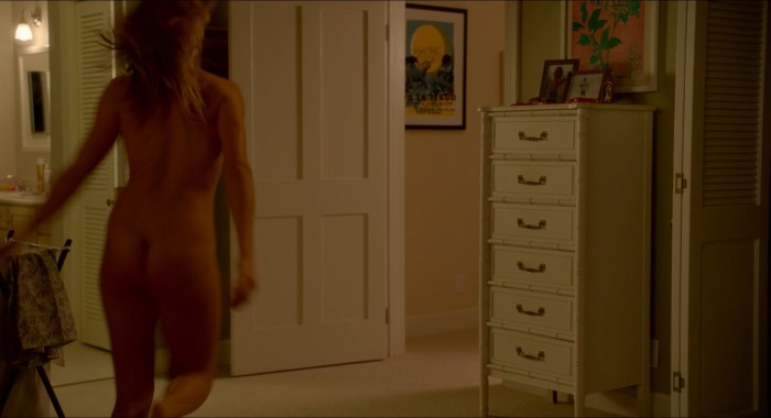 Cameron Diaz films in linen