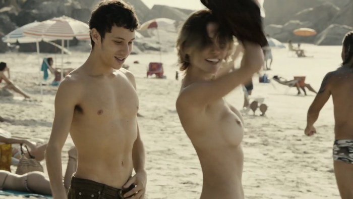 Courtney Iton Topless